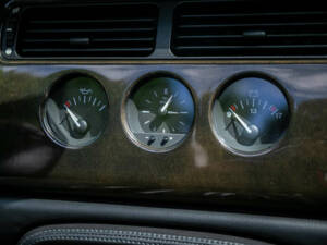 Image 26/33 of Jaguar XK8 4.0 (1999)