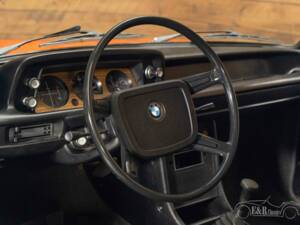 Image 4/5 de BMW 1602 (1974)