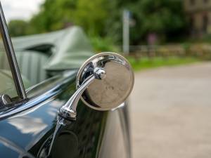 Image 18/37 of Bentley S 1 Continental DHC (1955)