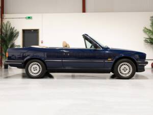 Bild 2/45 von BMW 320i (1989)