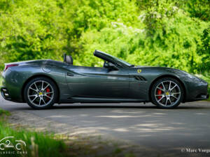 Image 61/85 de Ferrari California (2010)