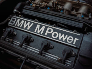 Image 39/42 of BMW 320is (1989)