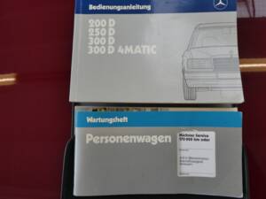 Afbeelding 16/42 van Mercedes-Benz 200 D (1987)