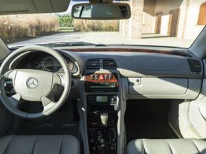 Imagen 27/50 de Mercedes-Benz CLK 230 Kompressor (2002)