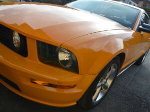 Immagine 10/18 di Ford Mustang V6 (2006)