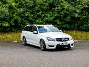 Image 7/50 of Mercedes-Benz C 63 AMG T (2013)