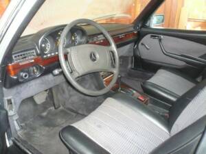 Bild 3/5 von Mercedes-Benz 350 SE (1978)