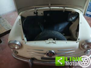 Image 2/10 de FIAT 600 D (1962)