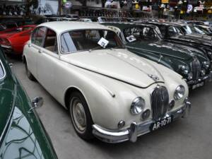 Image 1/26 of Jaguar Mk II 2.4 (1960)