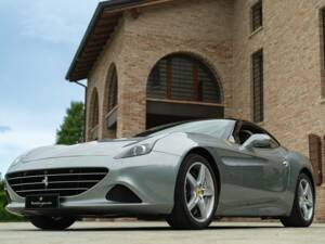 Bild 12/50 von Ferrari California T (2014)