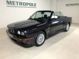 Image 7/28 of BMW M3 (1990)