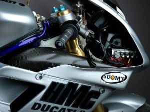 Immagine 10/15 di Ducati DUMMY (2001)