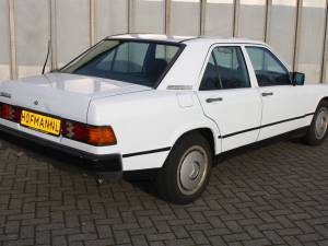 Imagen 2/9 de Mercedes-Benz 190 E (1986)