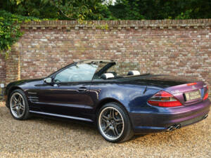 Image 40/50 of Mercedes-Benz SL 55 AMG (2006)