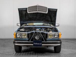 Bild 36/50 von Mercedes-Benz 300 D Turbodiesel (1982)