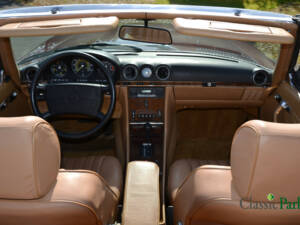 Image 43/50 of Mercedes-Benz 560 SL (1987)