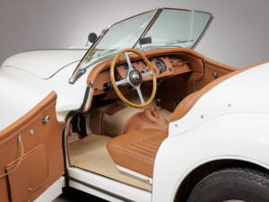 Image 23/39 of Jaguar XK 140 OTS (1954)