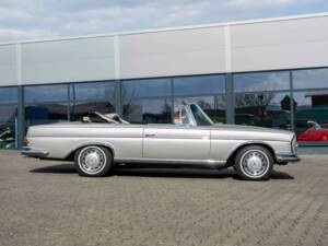Imagen 5/30 de Mercedes-Benz 280 SE 3,5 (1969)