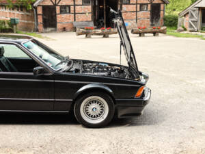 Image 14/99 of BMW M 635 CSi (1988)