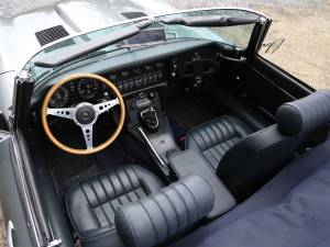 Image 43/48 de Jaguar E-Type (1969)