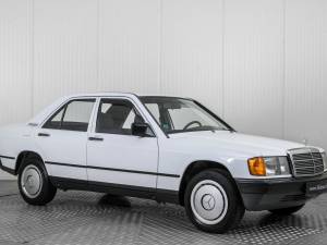 Bild 6/50 von Mercedes-Benz 190 D (1986)