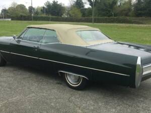 Bild 48/50 von Cadillac DeVille Convertible (1967)