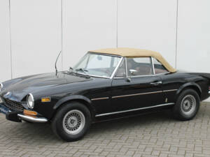 Image 8/22 of FIAT 124 Spider CS1 (1974)
