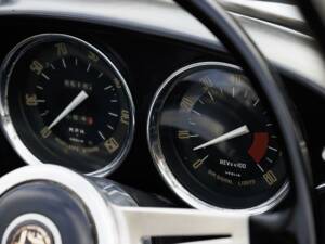Image 42/50 of Alfa Romeo 2600 Spider (1964)
