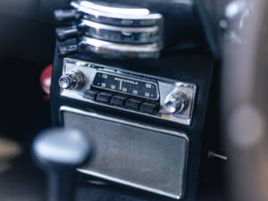 Bild 21/50 von Aston Martin DB 6 Vantage (1970)