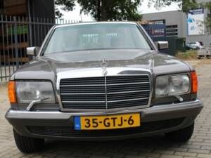 Image 6/7 of Mercedes-Benz 500 SEL (1987)