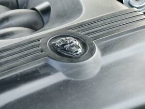 Image 29/50 of Jaguar XJ 8 4.2 (2008)