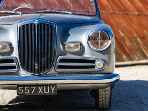 Image 13/37 of Lancia Aurelia B50 (1951)