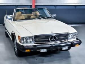 Immagine 4/7 di Mercedes-Benz 380 SL (1984)