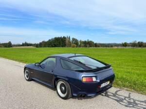 Imagen 2/17 de Porsche 928 S (1985)