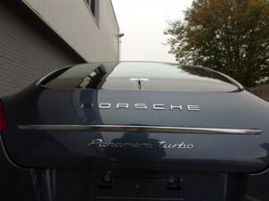 Immagine 17/99 di Porsche Panamera Turbo (2009)