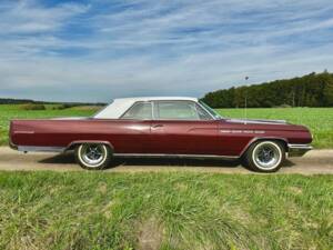 Bild 5/7 von Buick Electra 225 Hardtop (1963)