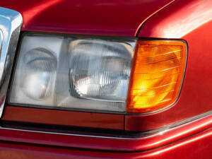 Image 33/50 of Mercedes-Benz E 320 (1994)