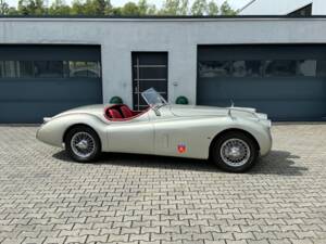 Image 1/17 of Jaguar XK 120 SE OTS (1953)