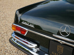 Image 12/50 of Mercedes-Benz 280 SE 3,5 (1971)