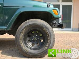 Afbeelding 7/10 van Jeep Wrangler Sahara Hardtop 4.0 (1998)