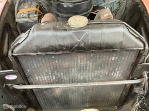 Image 17/31 of Ford F-1 (1949)