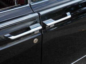 Immagine 19/57 di Lincoln Continental Convertible (1966)