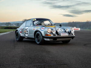 Image 13/17 of Porsche 911 2.5 ST (1970)