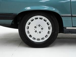 Image 15/15 of Mercedes-Benz 560 SL (1987)