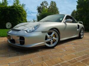 Image 17/50 of Porsche 911 GT2 (2002)