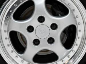 Image 11/15 of Porsche 911 Carrera 2 (1990)