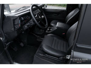 Image 16/28 of Land Rover Defender 90 (1997)