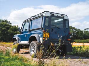 Image 17/50 of Land Rover 90 (1988)