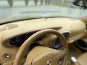 Image 25/42 de Porsche 911 Carrera 4S (2003)