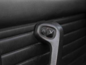Image 47/70 of BMW 320i (1990)